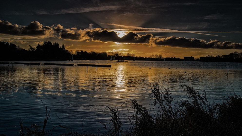 Sunset over Yeadon Tarn